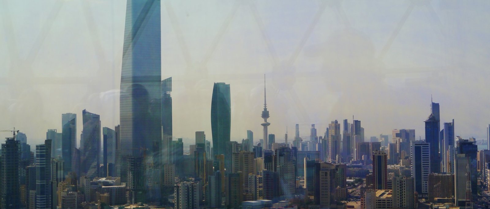 شارع الخليج العربي وأبراج الكويت — محافظة العاصمة